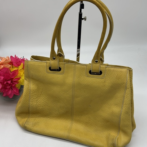 Levenger Yellow Soft Pebble Leather Shoulder Bag MCB8805A - Picture 5 of 16